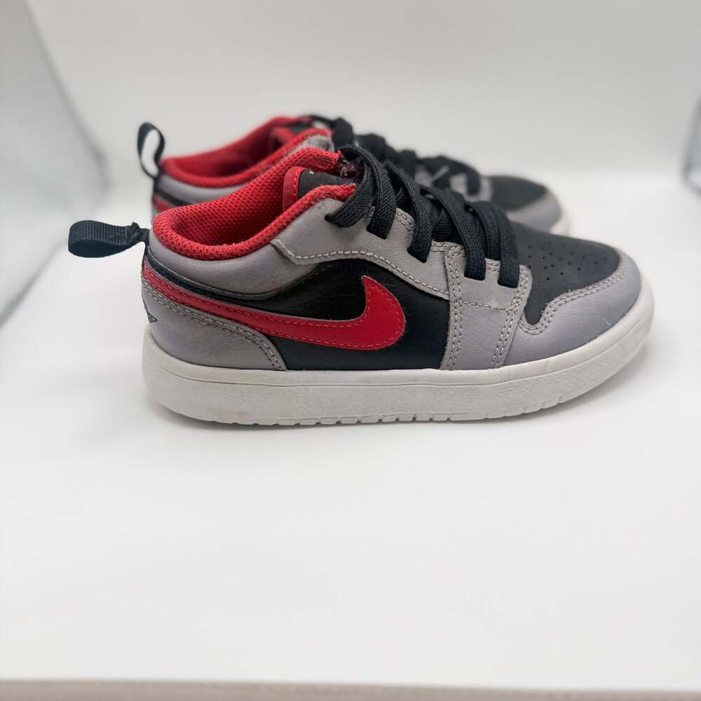 Little Kid's/ Toddler's Jordan Low Black/Fire Red-Cement
